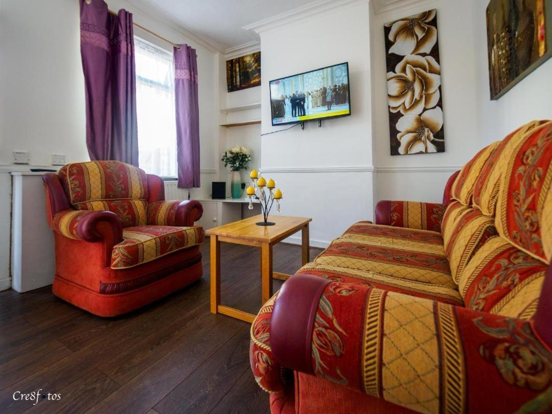 12 Cornwallis Lodge Family Room 2 Stoke-on-Trent Экстерьер фото