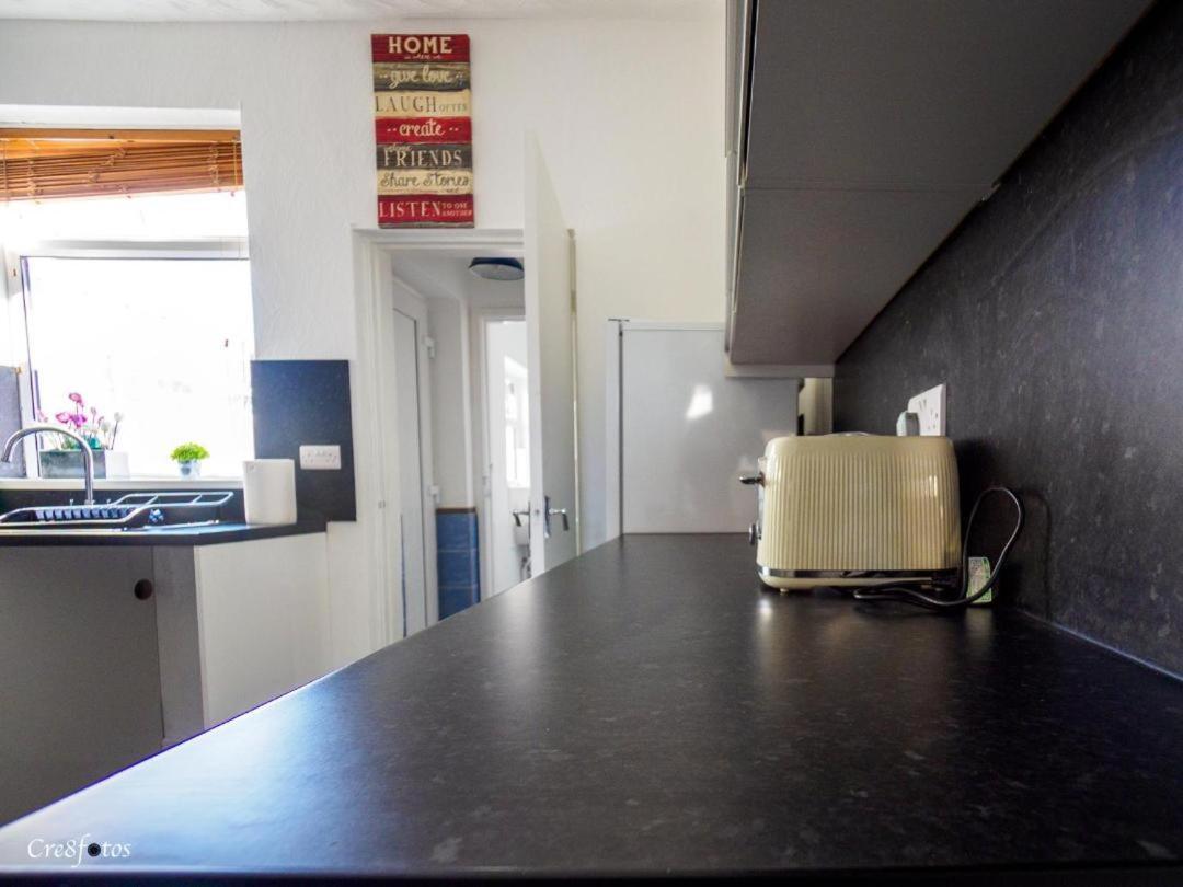 12 Cornwallis Lodge Family Room 2 Stoke-on-Trent Экстерьер фото