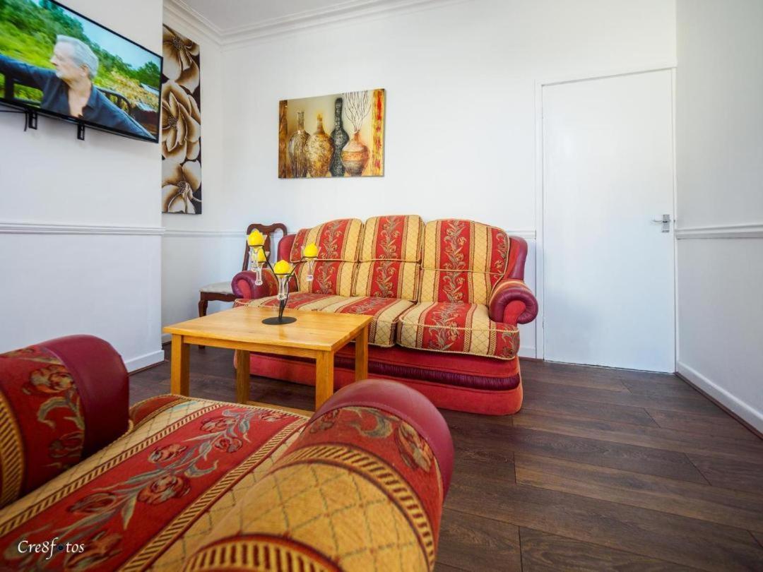 12 Cornwallis Lodge Family Room 2 Stoke-on-Trent Экстерьер фото