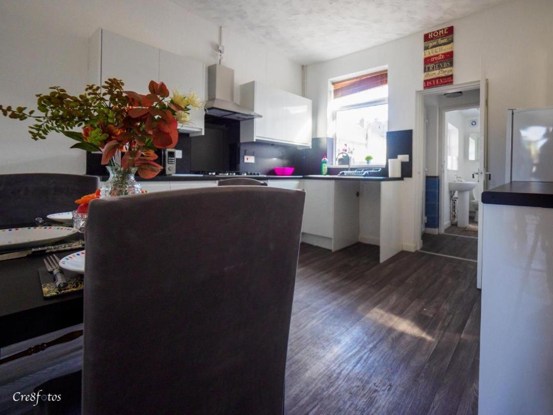 12 Cornwallis Lodge Family Room 2 Stoke-on-Trent Экстерьер фото