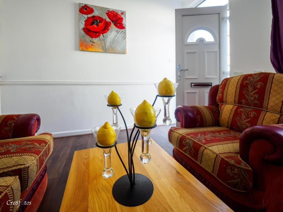 12 Cornwallis Lodge Family Room 2 Stoke-on-Trent Экстерьер фото