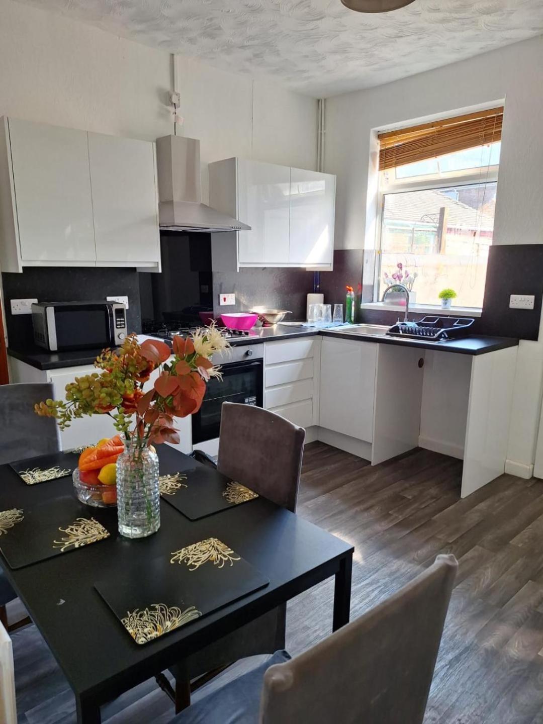 12 Cornwallis Lodge Family Room 2 Stoke-on-Trent Экстерьер фото